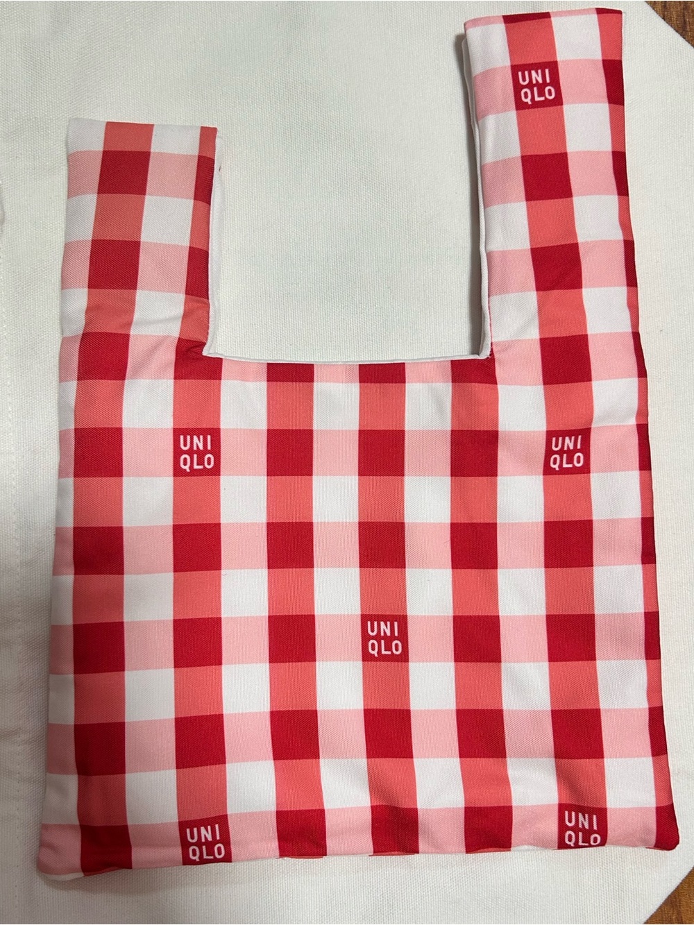 UNIQLO Red and White Checkered Reusable Knot Tote
